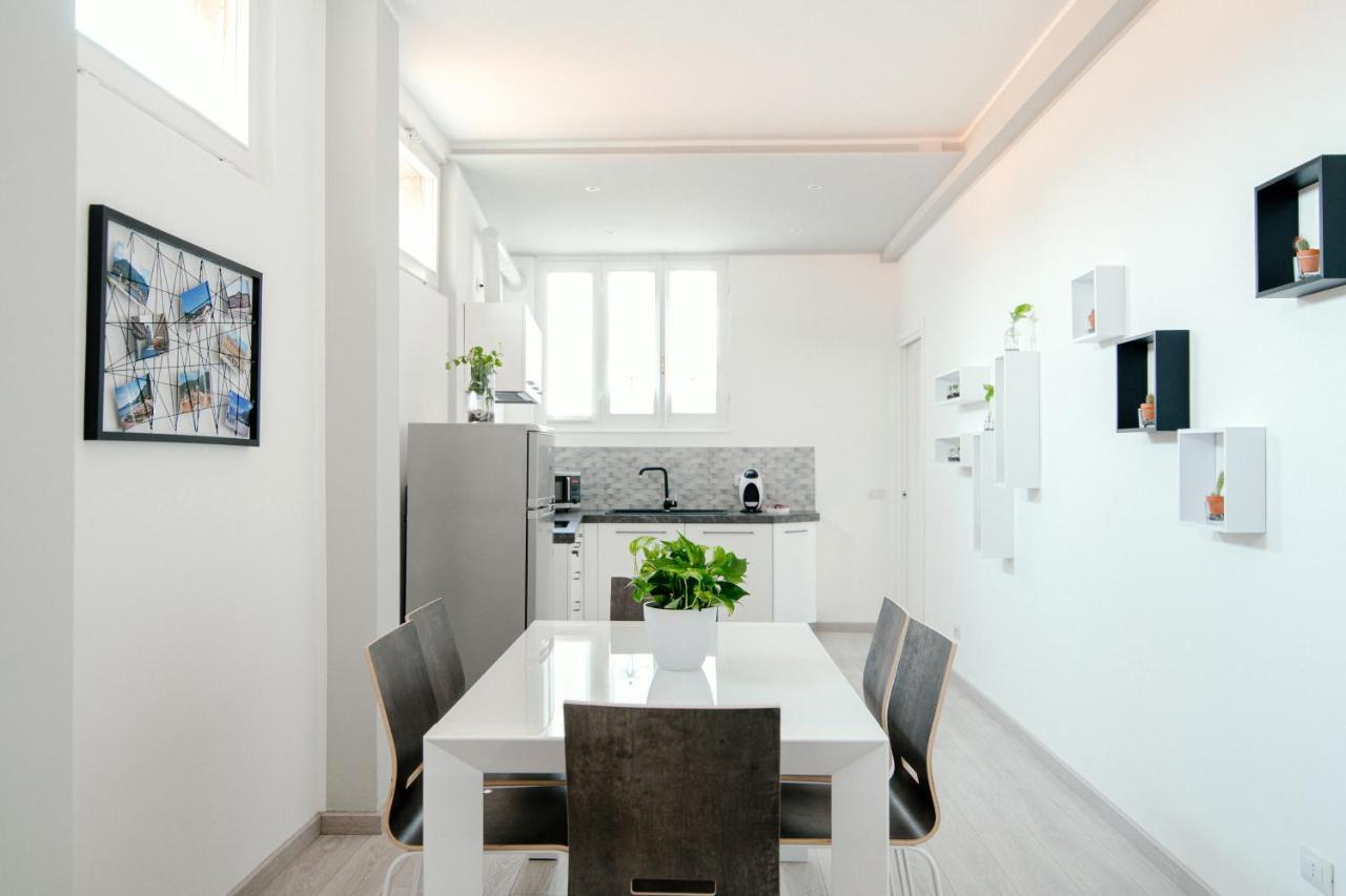 Bright Home - The House Of Travelers โกโม ภายนอก รูปภาพ