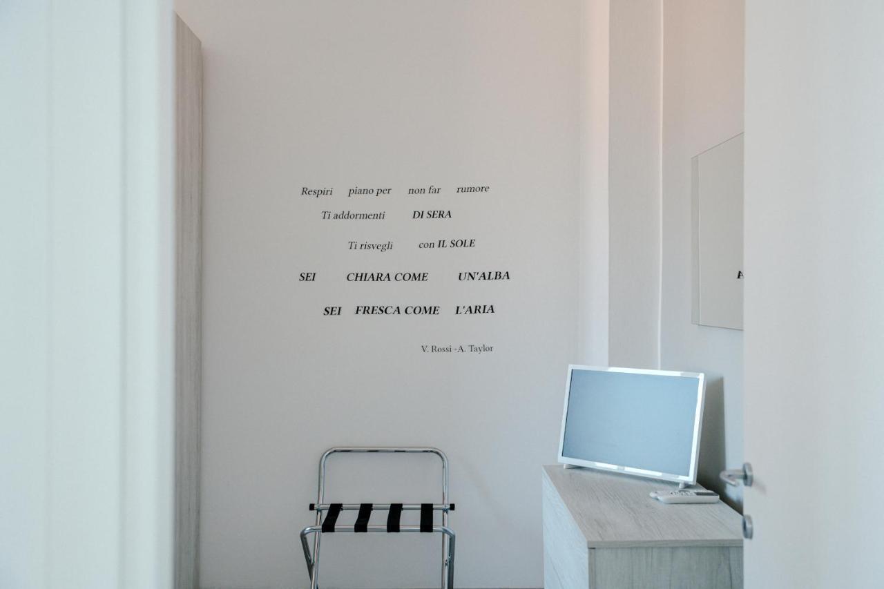 Bright Home - The House Of Travelers โกโม ภายนอก รูปภาพ
